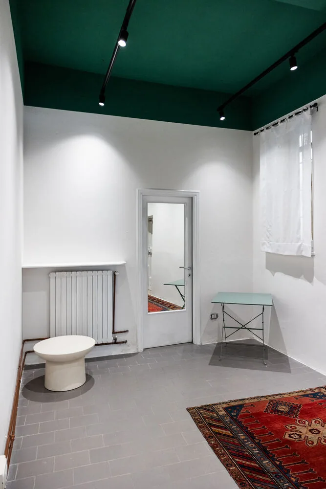 Stanza 2 con soffitto verde